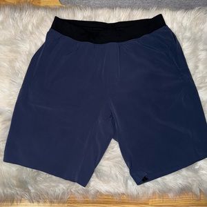 LULULEMON TRAINING SHORTS MEN-LARGE